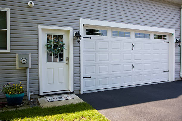 24/7 Emergency Garage Door Panel Replacement experts in Lacy-Lakeview, TX